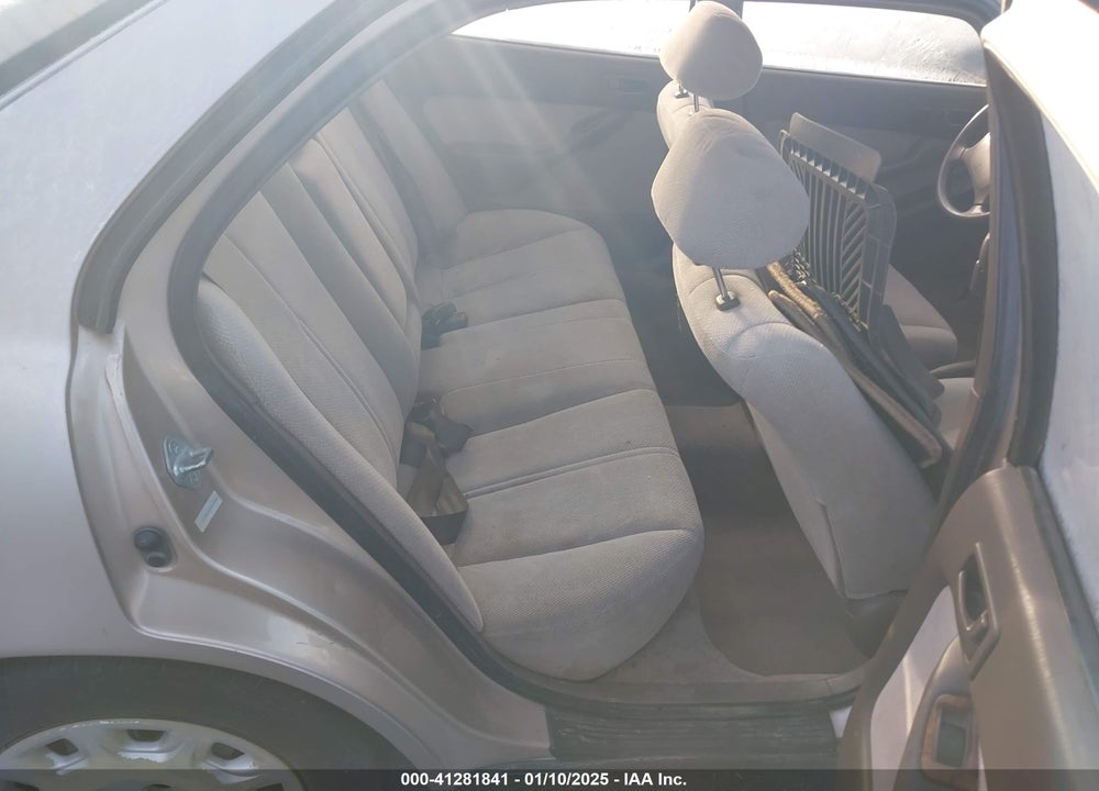 1995 TOYOTA CAMRY LE VIN: JT2SK12E9S0298030