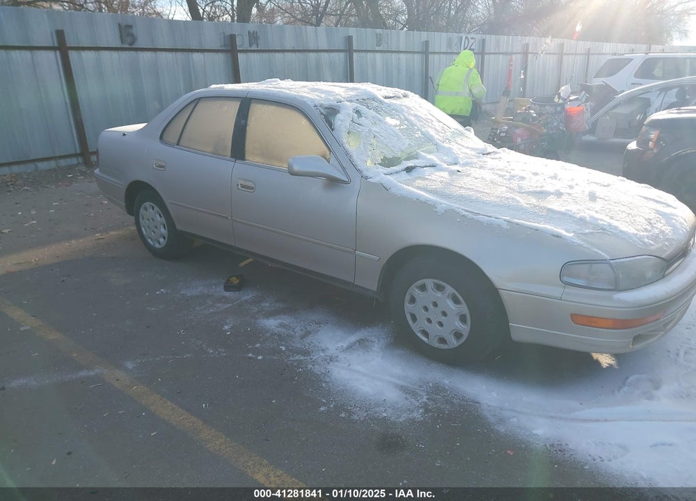 1995 TOYOTA CAMRY LE VIN: JT2SK12E9S0298030