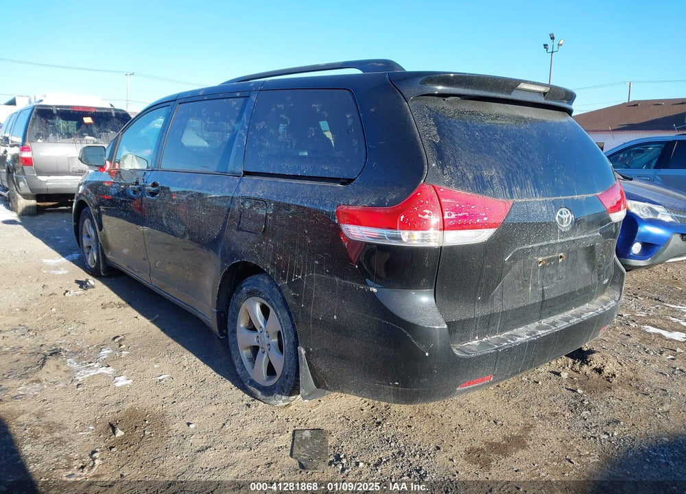 2013 TOYOTA SIENNA LE V6 8 PASSENGER VIN: 5TDKK3DC6DS305241