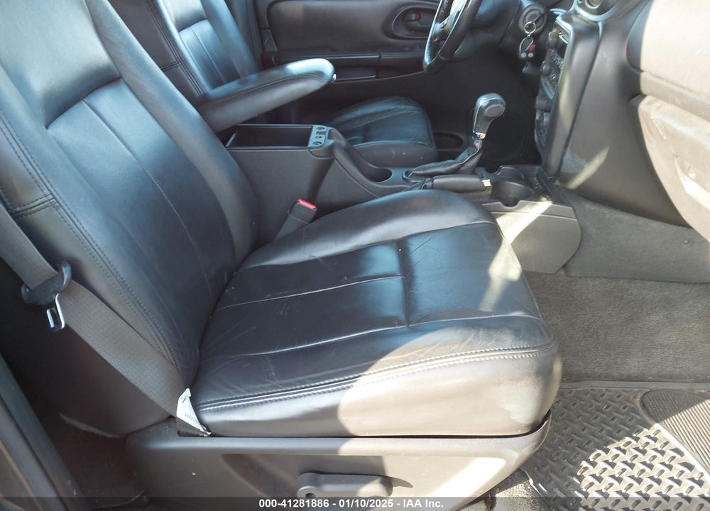 2008 CHEVROLET TRAILBLAZER LT VIN: 1GNDT13S282184182