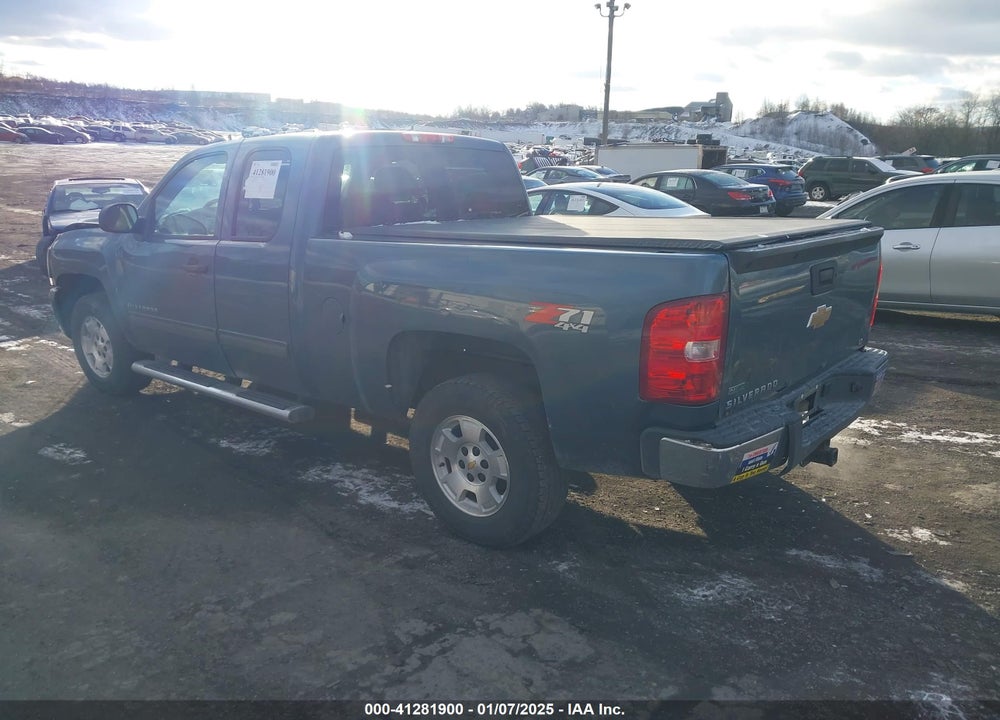 2011 CHEVROLET SILVERADO 1500 LT VIN: 1GCRKSE36BZ360372