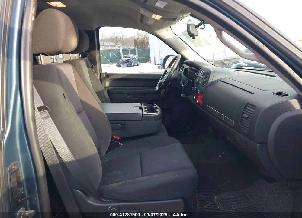 2011 CHEVROLET SILVERADO 1500 LT VIN: 1GCRKSE36BZ360372