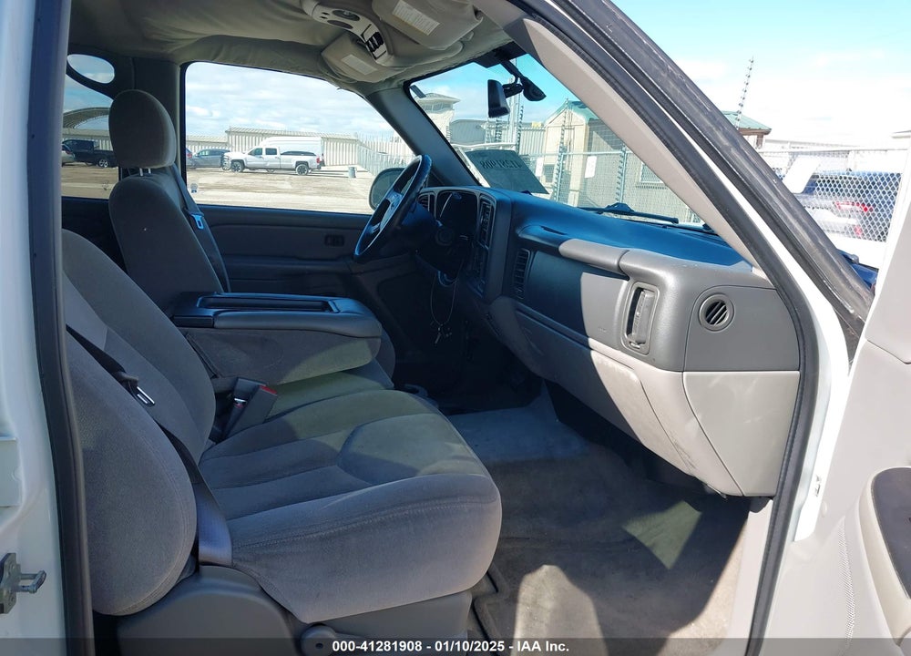 2005 GMC YUKON VIN: 1GKEC13VX5J133090