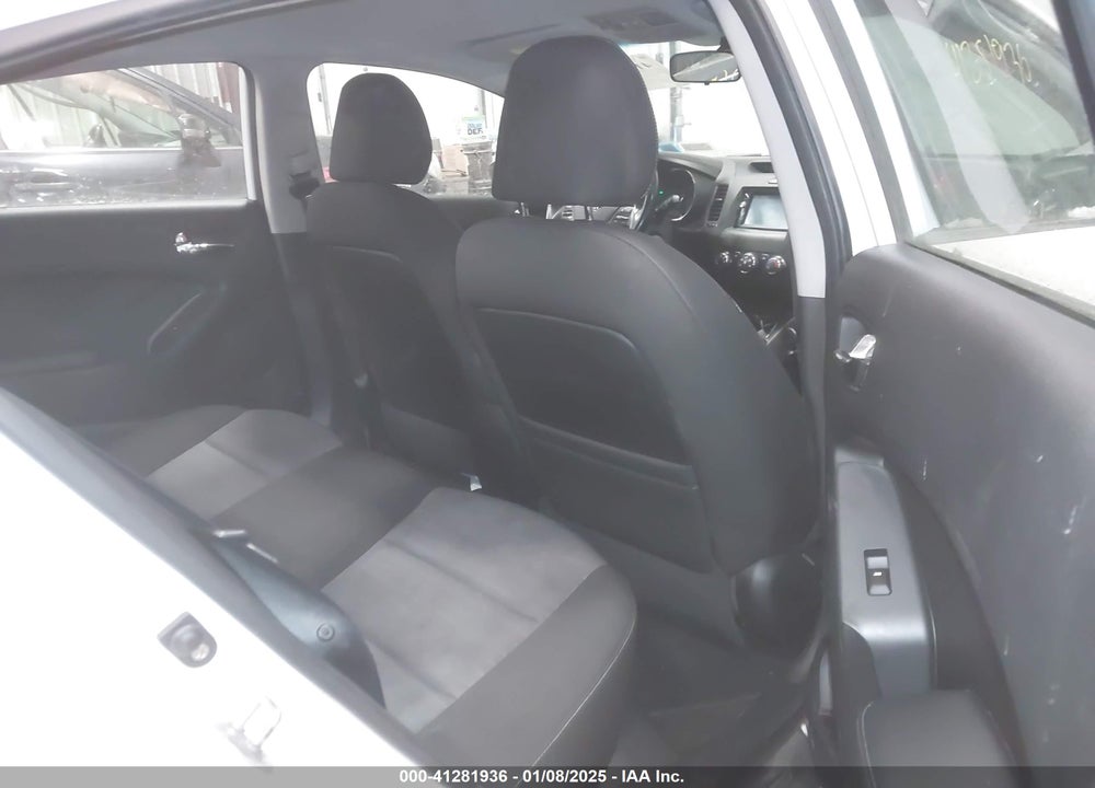 2015 KIA FORTE EX VIN: KNAFX4A88F5335064