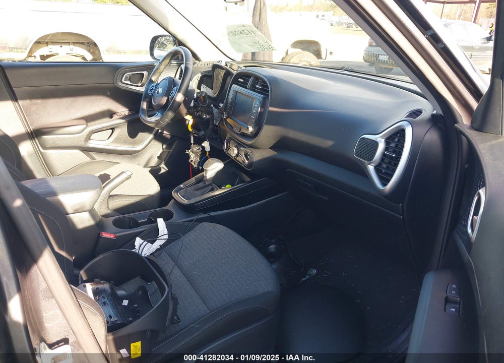2021 KIA SOUL VIN: KNDJ63AU4M7761889
