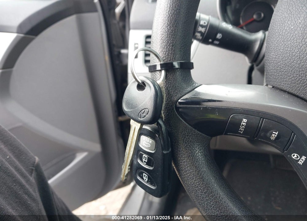 2015 HYUNDAI ELANTRA SE VIN: KMHDH4AE4FU281647