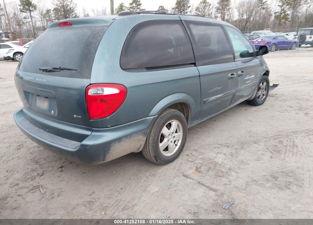2005 DODGE GRAND CARAVAN SXT VIN: 2D4GP44L25R435320
