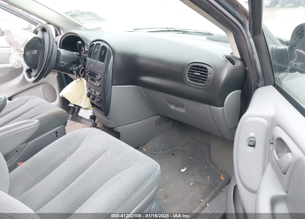 2005 DODGE GRAND CARAVAN SXT VIN: 2D4GP44L25R435320
