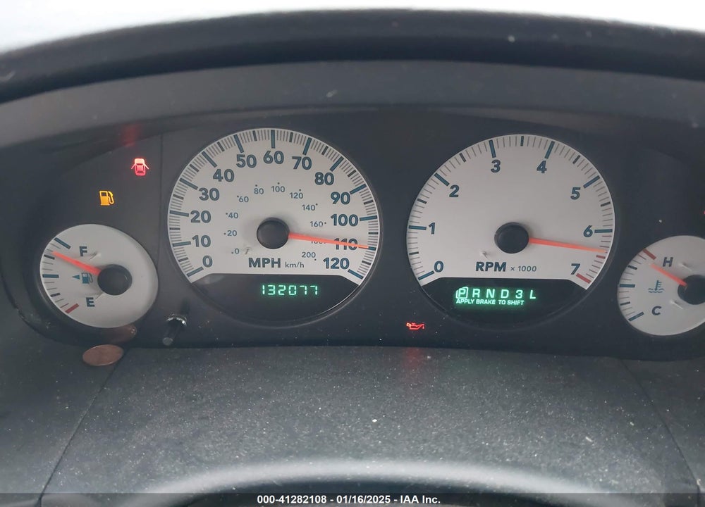 2005 DODGE GRAND CARAVAN SXT VIN: 2D4GP44L25R435320