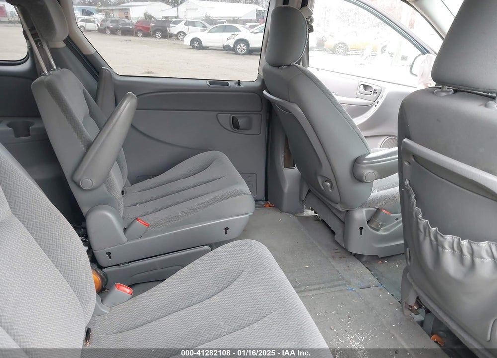 2005 DODGE GRAND CARAVAN SXT VIN: 2D4GP44L25R435320