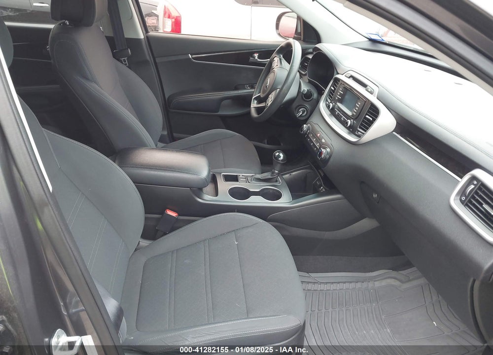 2016 KIA SORENTO 2.4L LX VIN: 5XYPG4A34GG175270