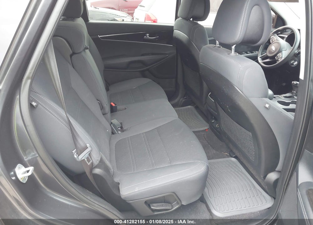 2016 KIA SORENTO 2.4L LX VIN: 5XYPG4A34GG175270