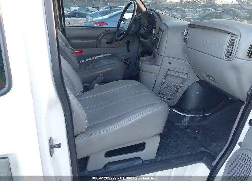 1996 CHEVROLET ASTRO VIN: 1GCDM19W7TB122446