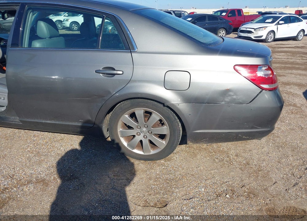 2005 TOYOTA AVALON XLS VIN: 4T1BK36B35U038508