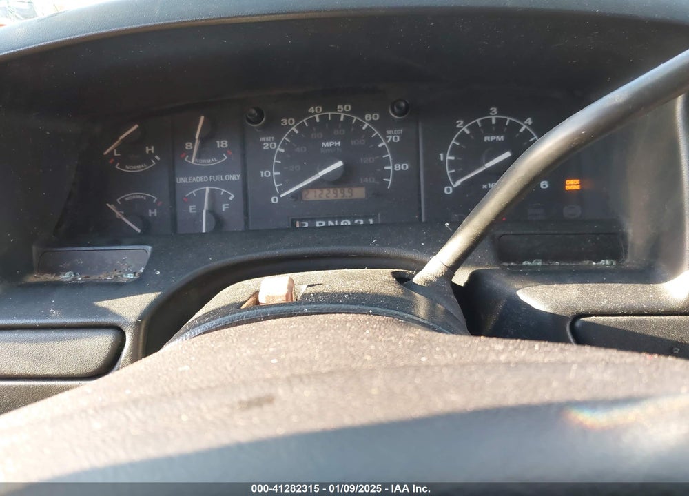 1996 FORD BRONCO U100 VIN: 1FMEU15N8TLA78223