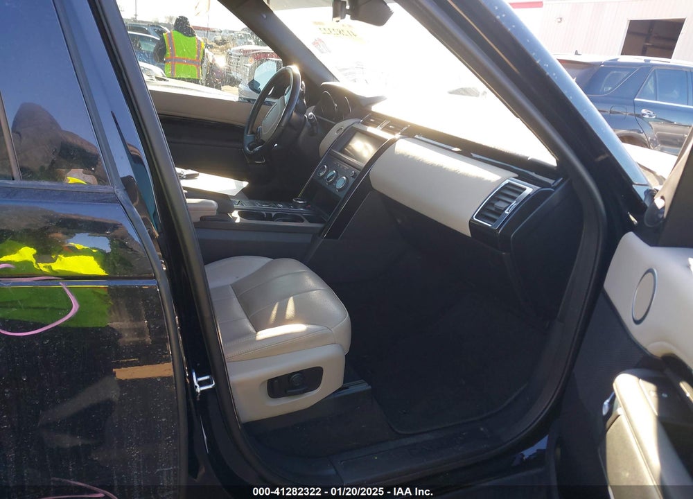2020 LAND ROVER DISCOVERY SE VIN: SALRG2RV7L2427268