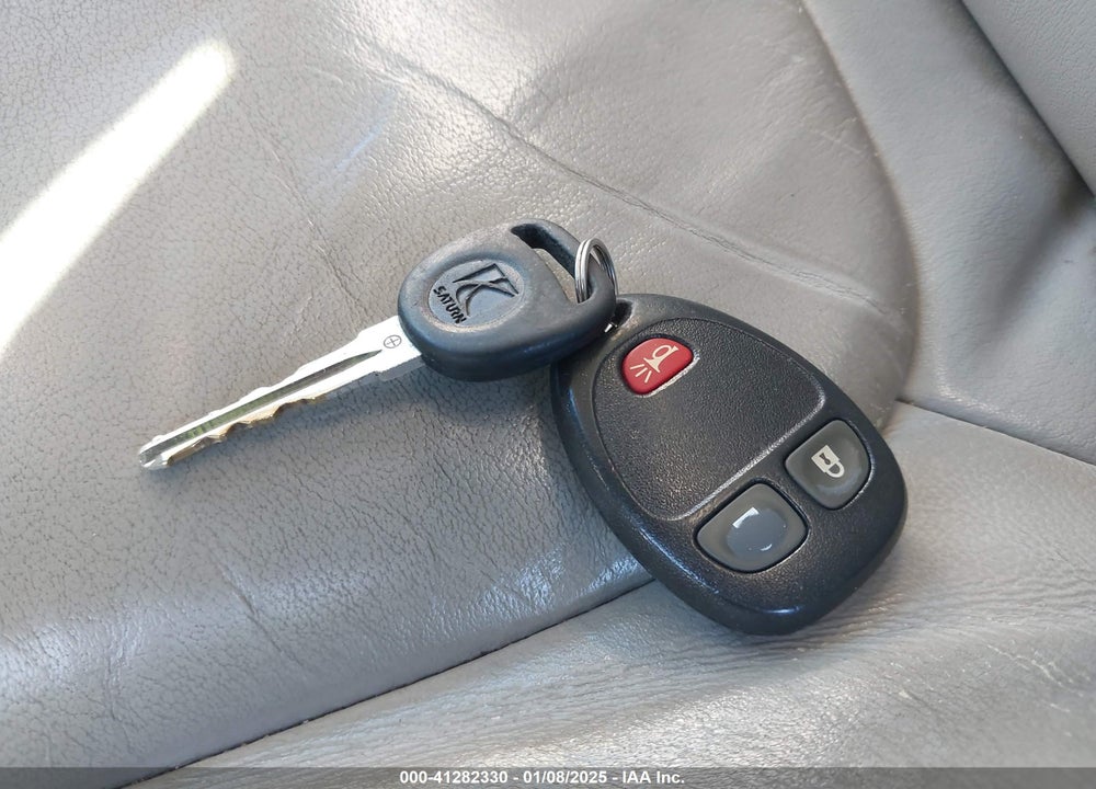2008 SATURN OUTLOOK XR VIN: 5GZER237X8J229130