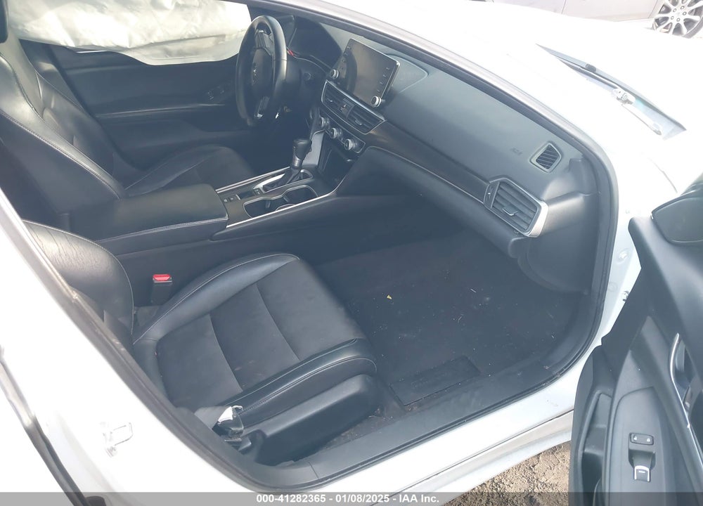 2018 HONDA ACCORD VIN: 1HGCV1F32JA046870