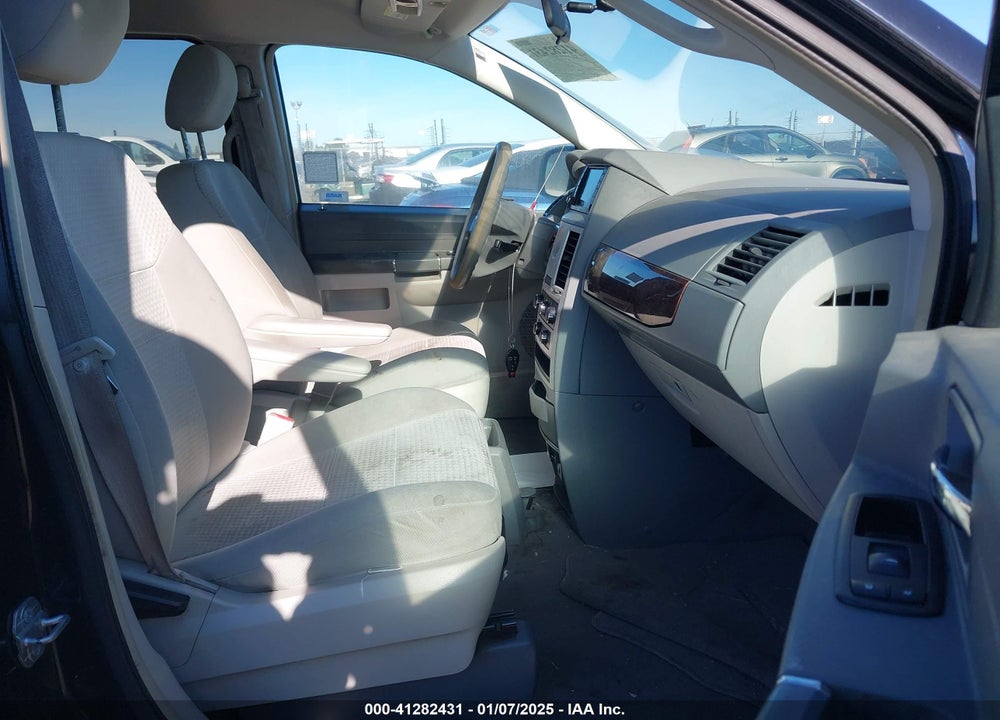 2010 CHRYSLER TOWN & COUNTRY LX VIN: 2A4RR4DE7AR141093