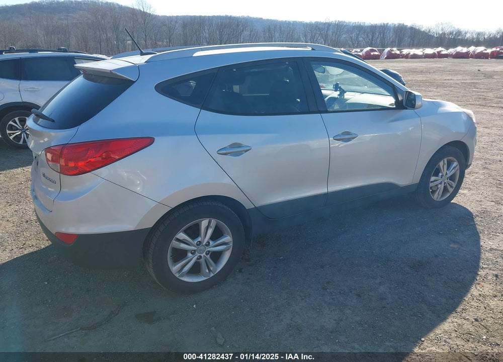 2011 HYUNDAI TUCSON GLS VIN: KM8JU3AC0BU285759