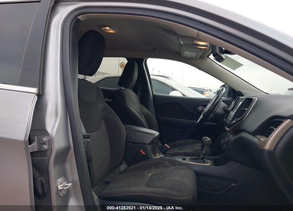 2015 JEEP CHEROKEE VIN: 1C4PJLCB9FW683302