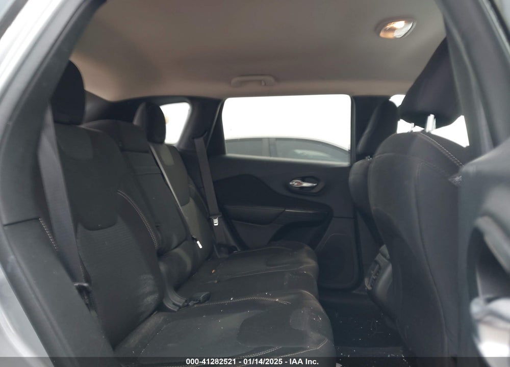 2015 JEEP CHEROKEE VIN: 1C4PJLCB9FW683302