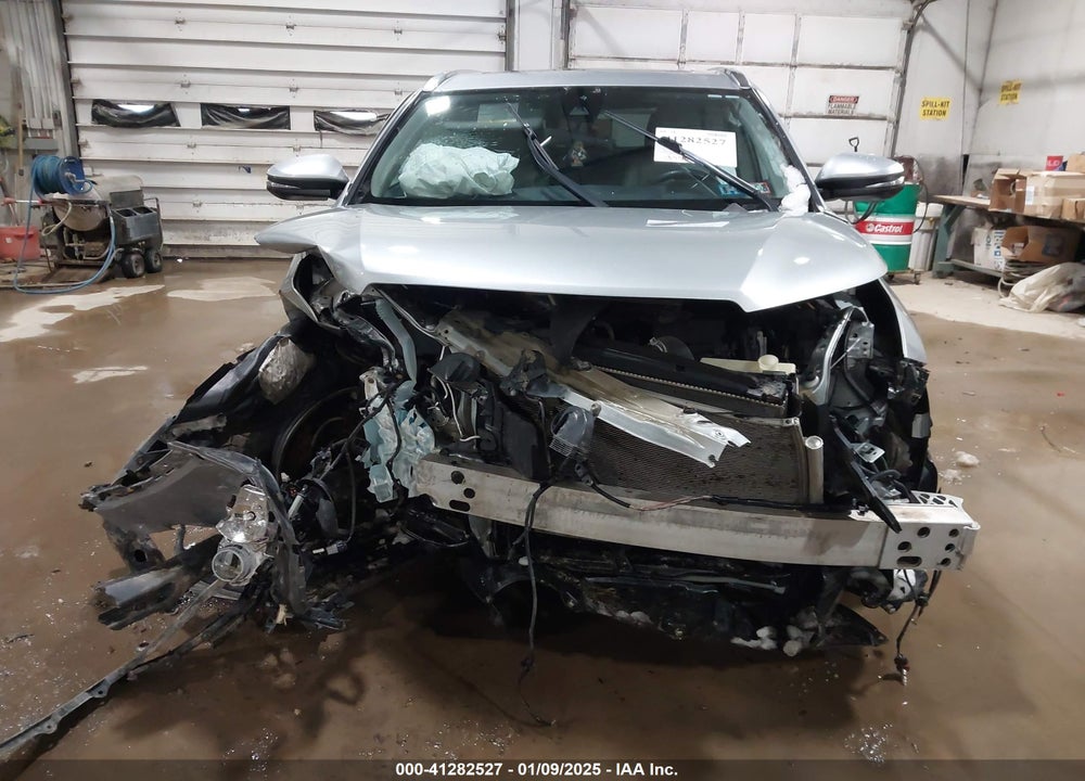 2019 TOYOTA HIGHLANDER XLE VIN: 5TDJZRFH1KS606502