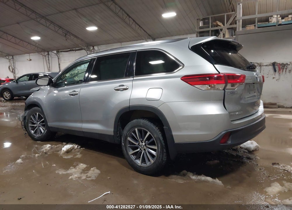 2019 TOYOTA HIGHLANDER XLE VIN: 5TDJZRFH1KS606502