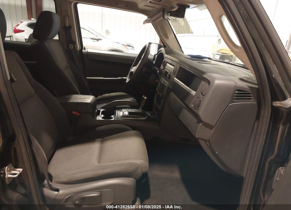 2008 JEEP COMMANDER SPORT VIN: 1J8HG48N48C180284