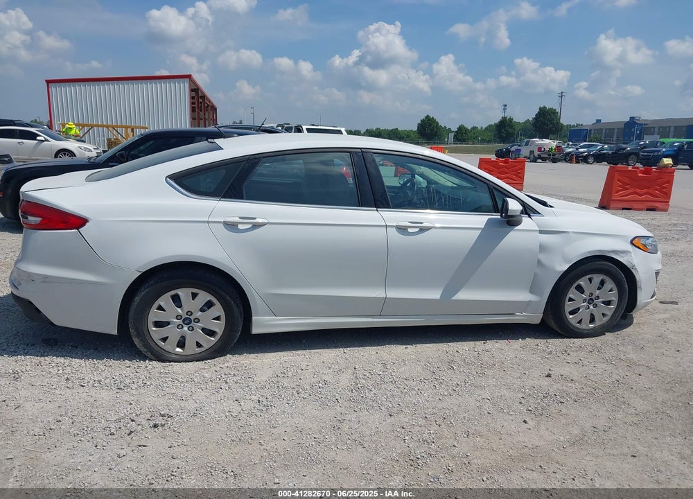 2019 FORD FUSION S VIN: 3FA6P0G74KR276067