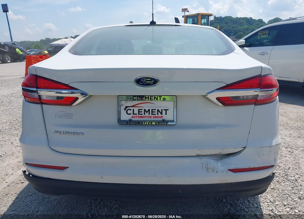2019 FORD FUSION S VIN: 3FA6P0G74KR276067