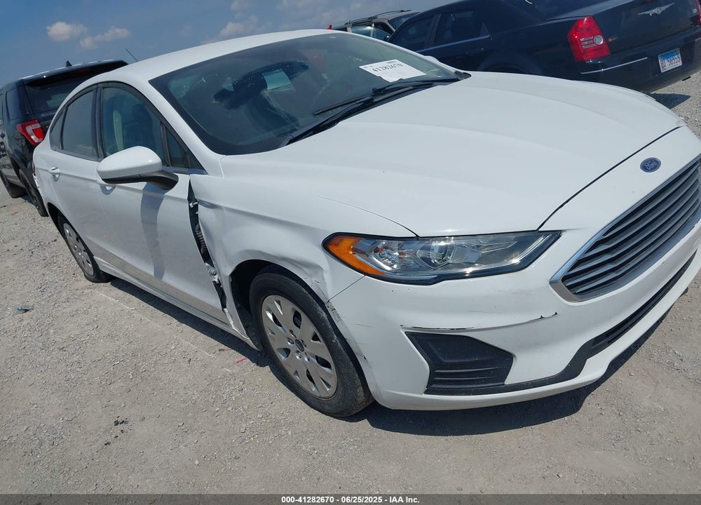 2019 FORD FUSION S VIN: 3FA6P0G74KR276067