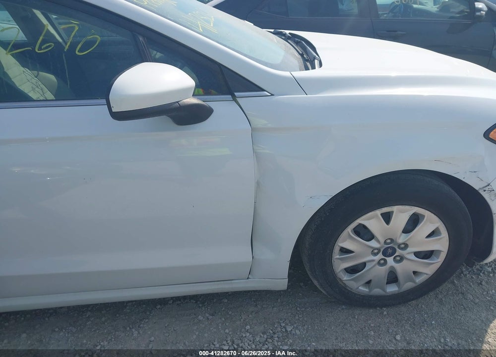 2019 FORD FUSION S VIN: 3FA6P0G74KR276067