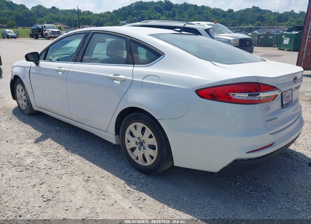 2019 FORD FUSION S VIN: 3FA6P0G74KR276067