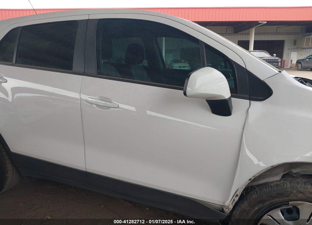 2018 CHEVROLET TRAX LS VIN: 3GNCJKSB2JL386016