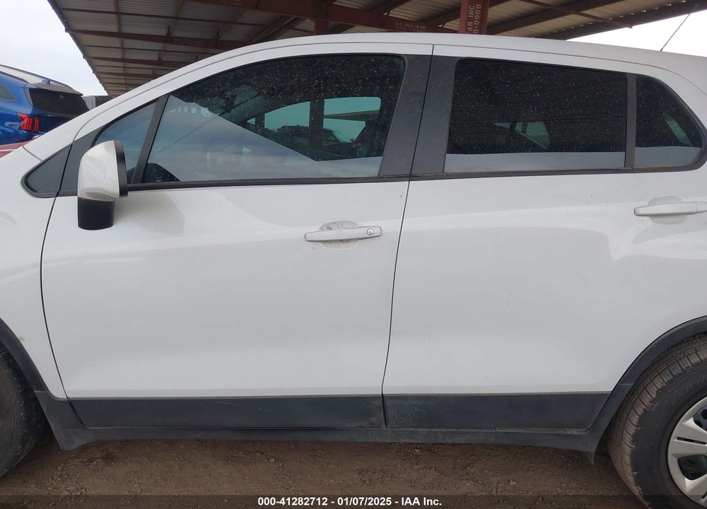 2018 CHEVROLET TRAX LS VIN: 3GNCJKSB2JL386016
