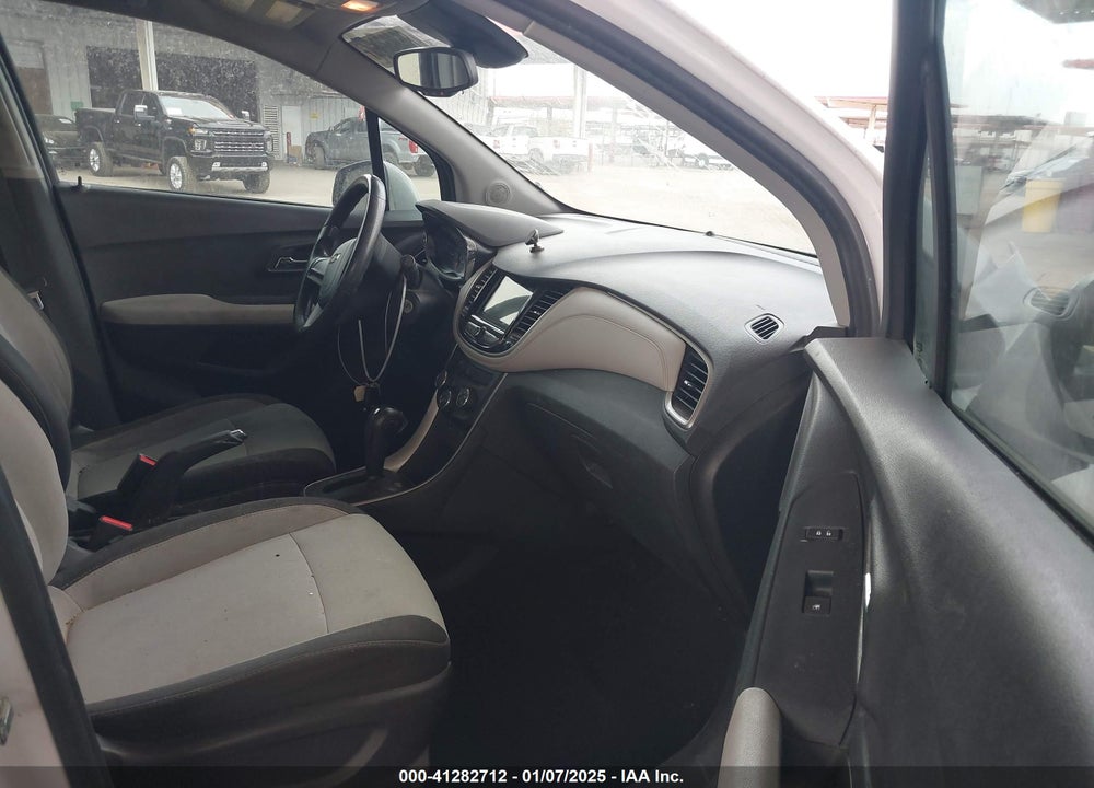 2018 CHEVROLET TRAX LS VIN: 3GNCJKSB2JL386016