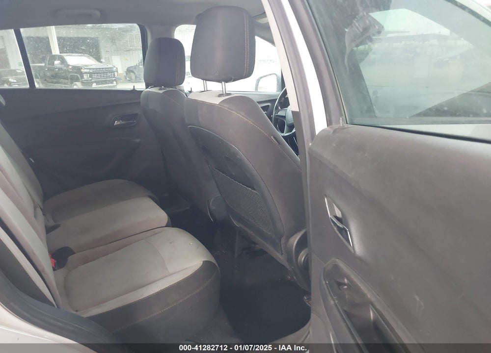 2018 CHEVROLET TRAX LS VIN: 3GNCJKSB2JL386016