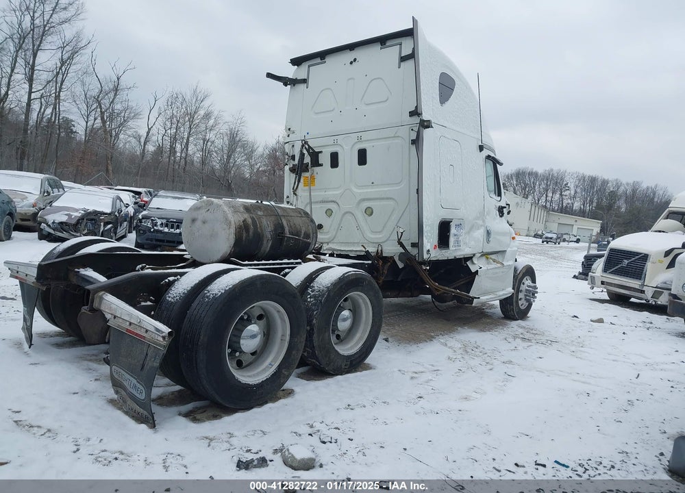 2013 FREIGHTLINER CASCADIA 125 VIN: 3AKJGLBG9DSFF2897