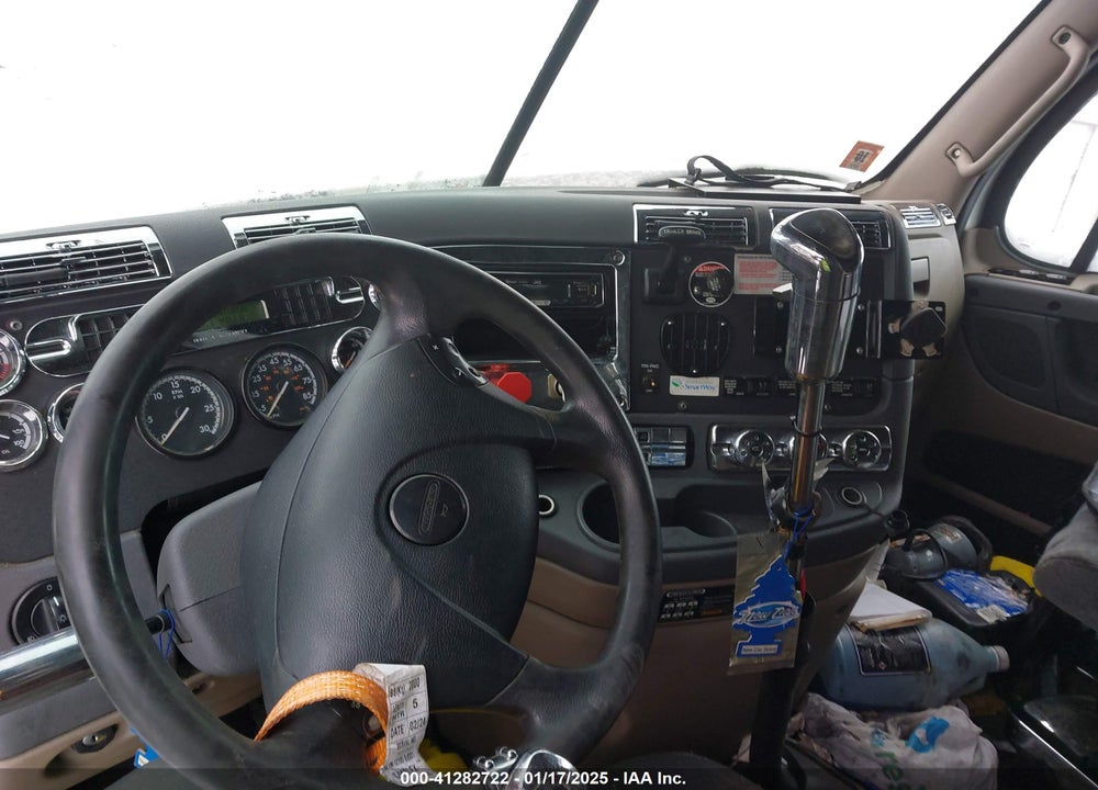 2013 FREIGHTLINER CASCADIA 125 VIN: 3AKJGLBG9DSFF2897
