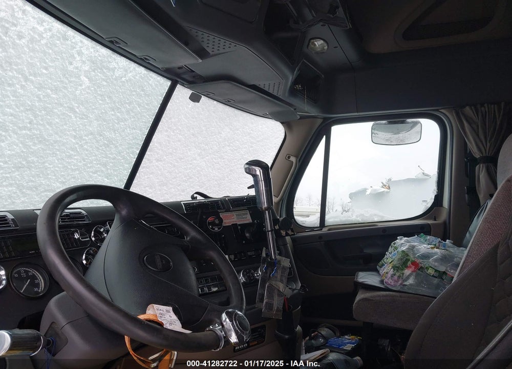 2013 FREIGHTLINER CASCADIA 125 VIN: 3AKJGLBG9DSFF2897