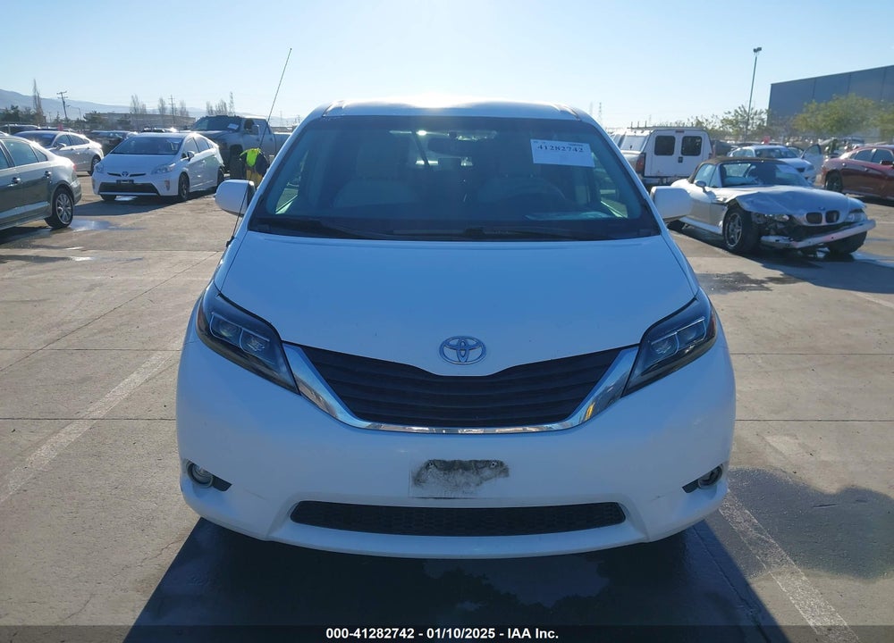 2011 TOYOTA SIENNA LE VIN: 5TDKA3DC0BS005341