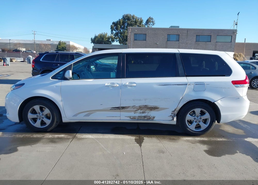 2011 TOYOTA SIENNA LE VIN: 5TDKA3DC0BS005341