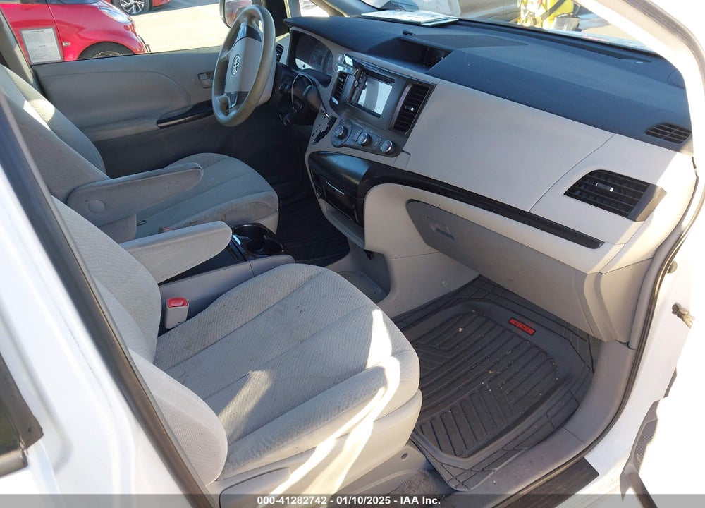 2011 TOYOTA SIENNA LE VIN: 5TDKA3DC0BS005341