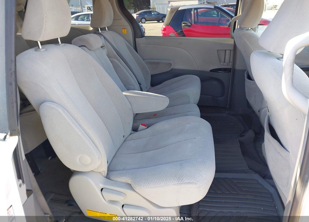 2011 TOYOTA SIENNA LE VIN: 5TDKA3DC0BS005341