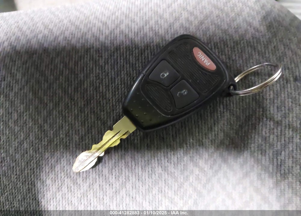 2005 CHRYSLER TOWN & COUNTRY VIN: 1C4GP45R85B231488