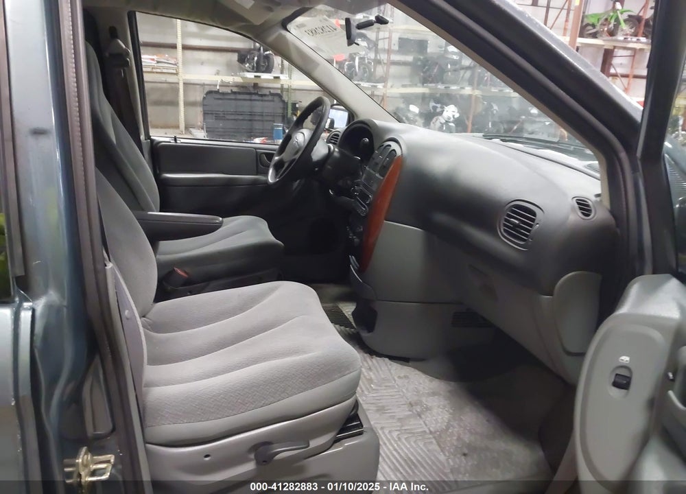 2005 CHRYSLER TOWN & COUNTRY VIN: 1C4GP45R85B231488