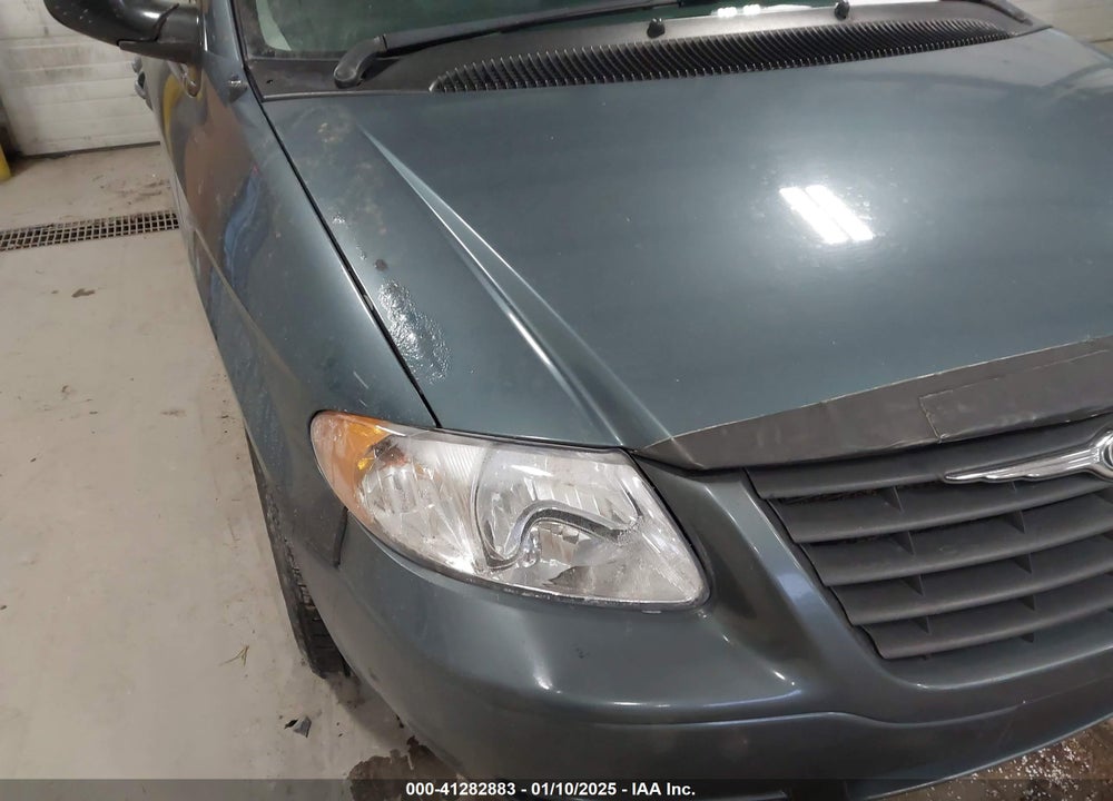 2005 CHRYSLER TOWN & COUNTRY VIN: 1C4GP45R85B231488