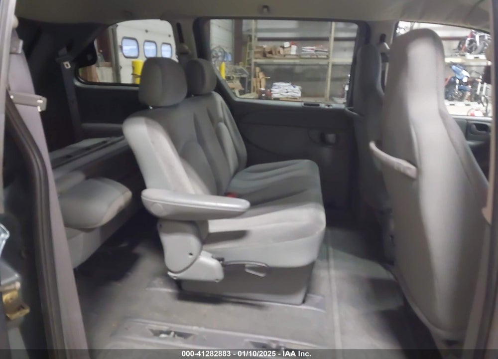 2005 CHRYSLER TOWN & COUNTRY VIN: 1C4GP45R85B231488