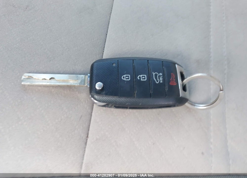 2017 KIA SORENTO 2.4L LX VIN: 5XYPGDA35HG214594